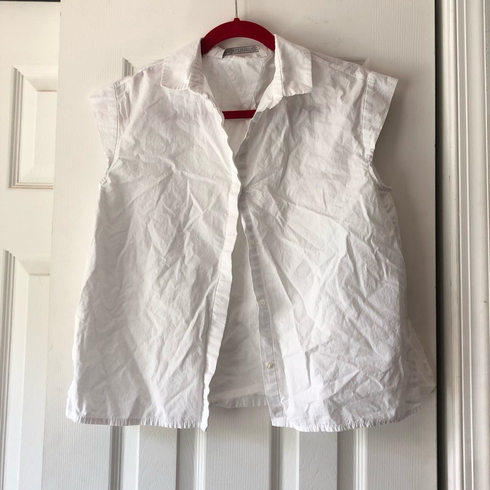 Zara sleeveless boxy button down shirt